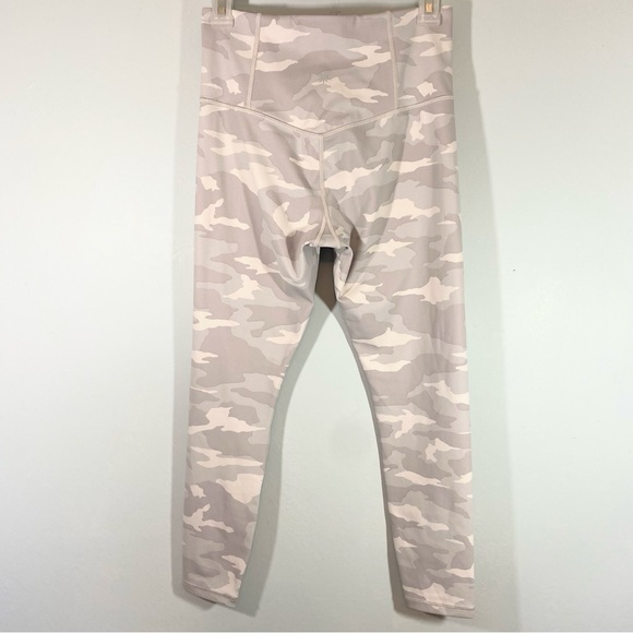 Athleta High Rise Elation Camo 7/8 Tight Leggings Tights in Taupe White sz S - Picture 7 of 13